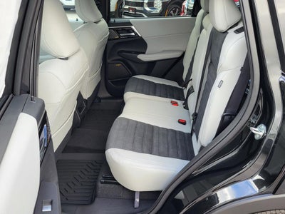 2026 Mitsubishi Outlander SE