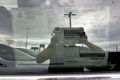 2026 Mitsubishi Outlander SE