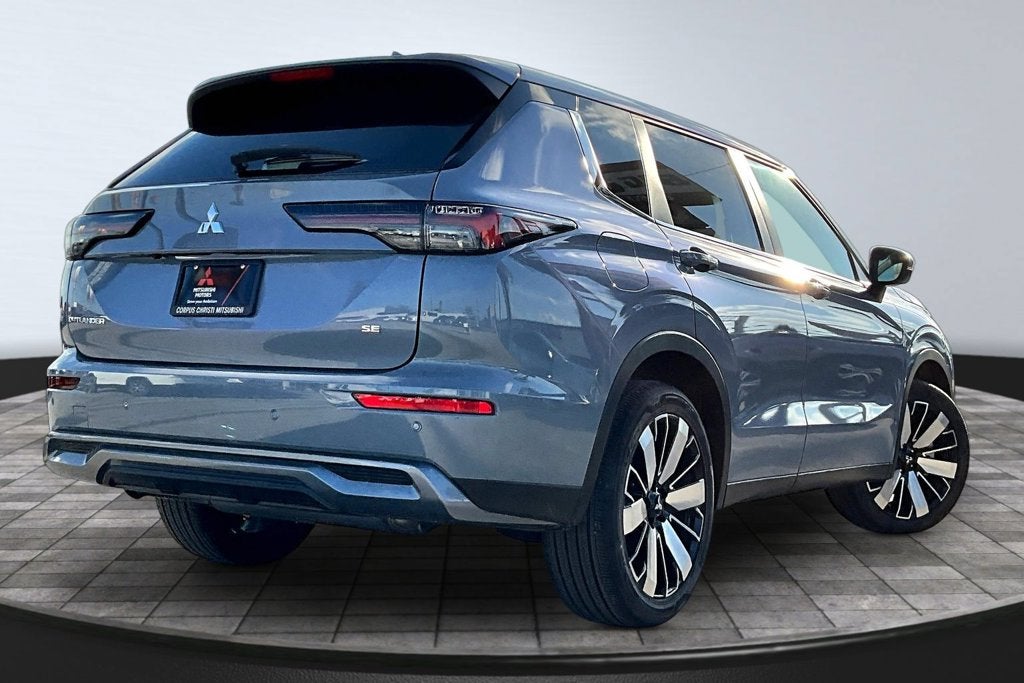 2026 Mitsubishi Outlander SE