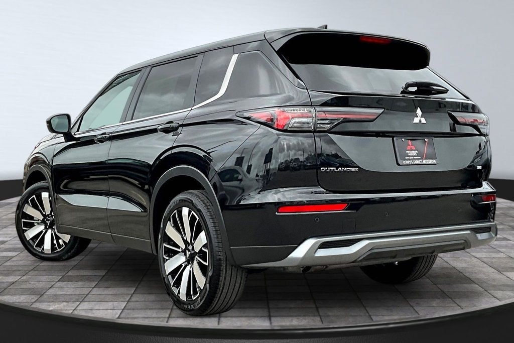 2026 Mitsubishi Outlander SE