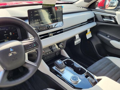 2026 Mitsubishi Outlander SE