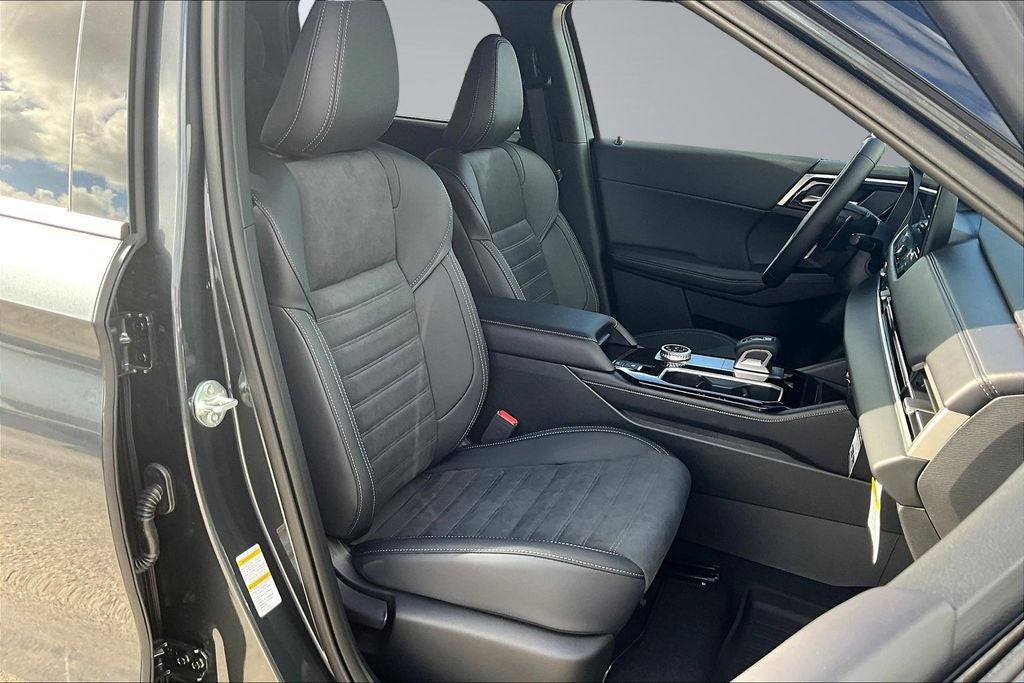 2026 Mitsubishi Outlander LE