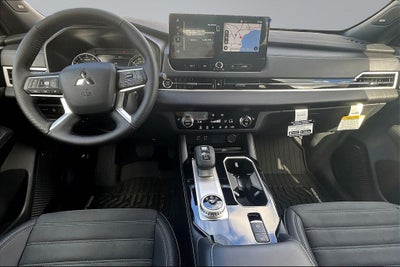 2026 Mitsubishi Outlander LE