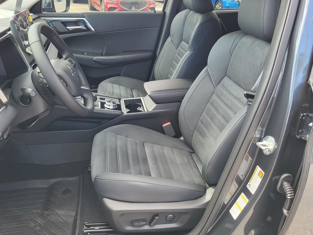 2025 Mitsubishi Outlander PHEV SE