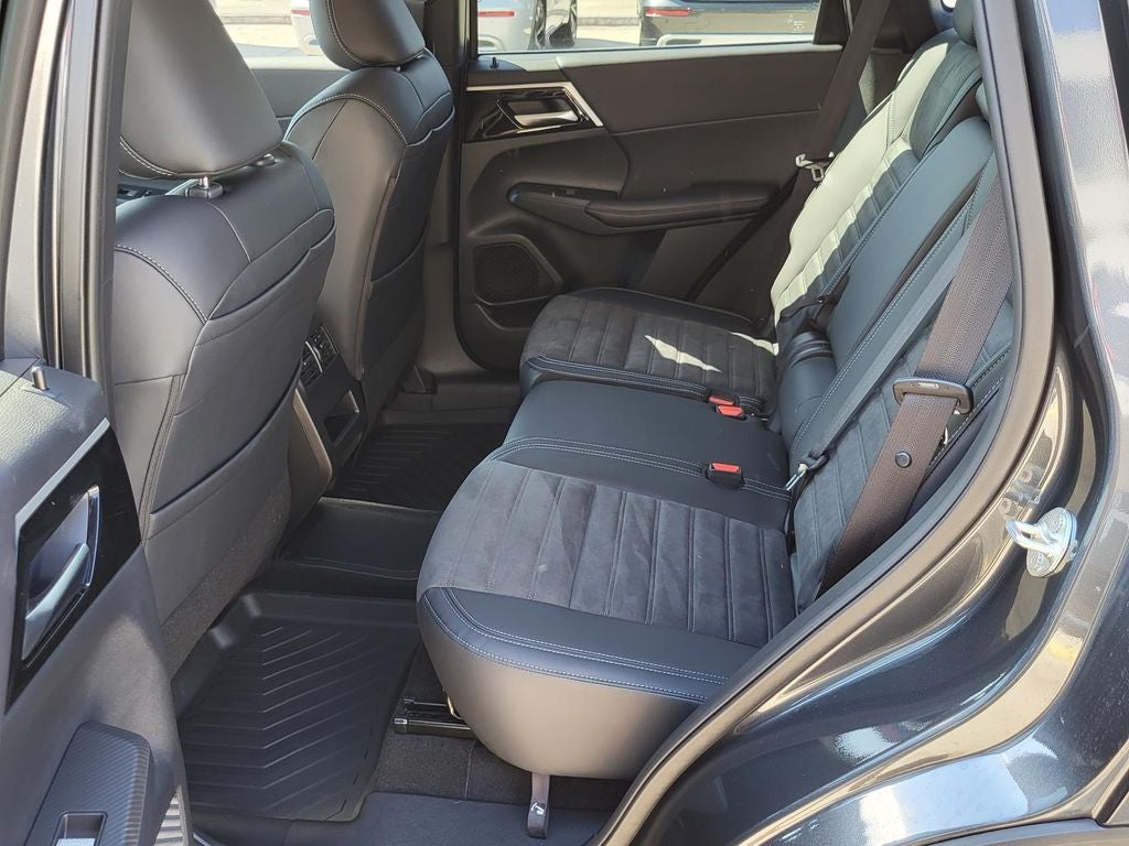 2025 Mitsubishi Outlander PHEV SE