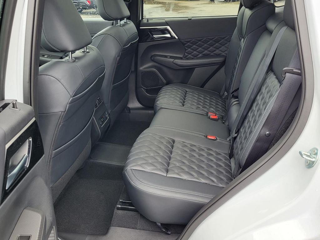 2025 Mitsubishi Outlander PHEV SEL