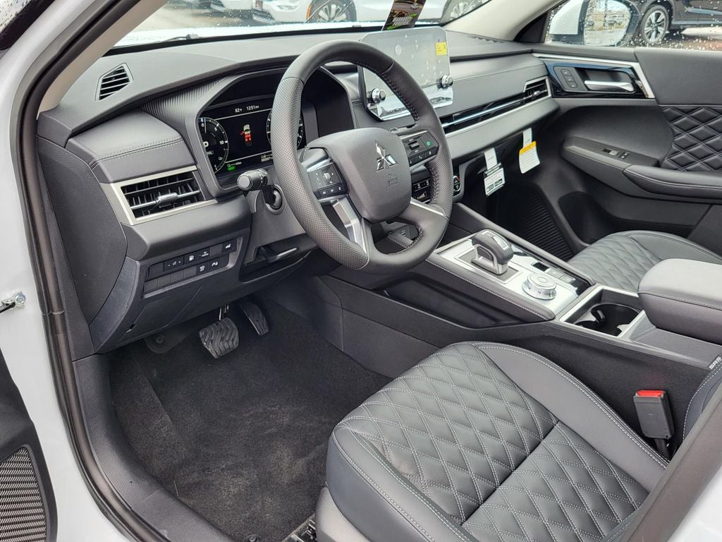 2025 Mitsubishi Outlander PHEV SEL