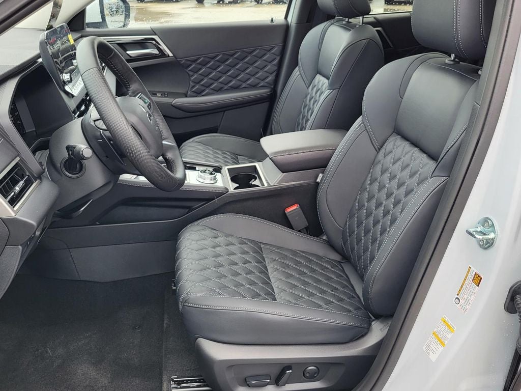 2025 Mitsubishi Outlander PHEV SEL